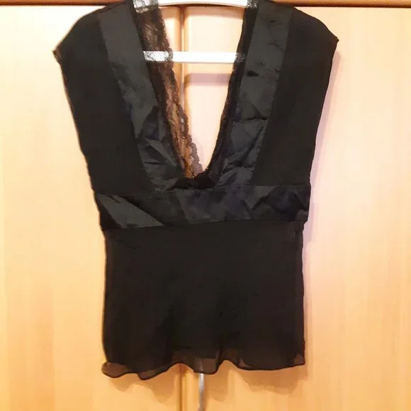Diane von Furstenberg Black Silk V-neck sheer lace embellished blouse Sz 10 used - Picture 2 of 8